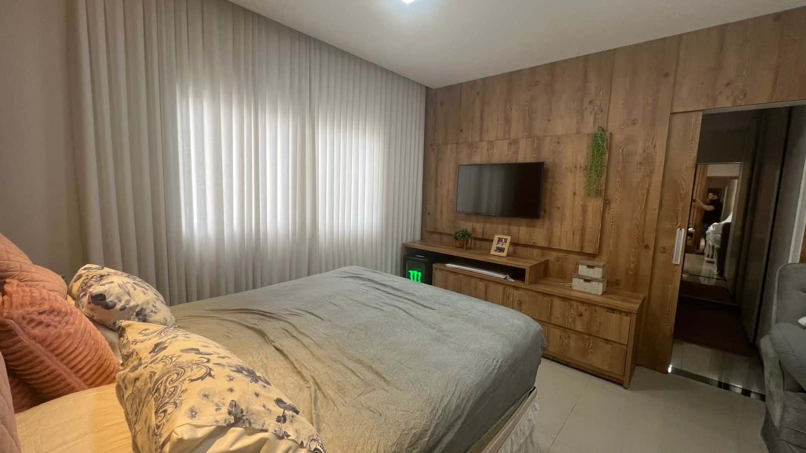 Casa térrea com 4 suítes e lazer no Condomínio do Lago