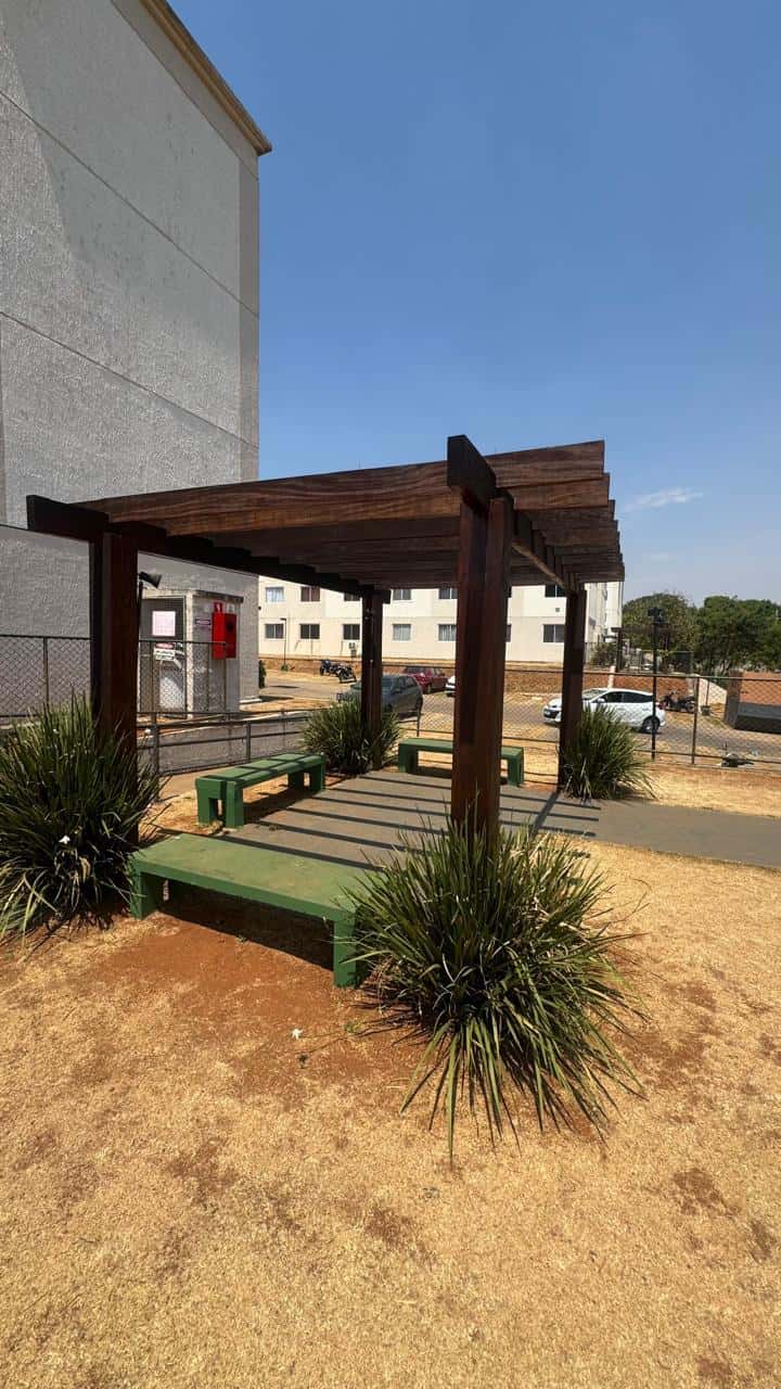 IM Apartamento de 2 quartos reformado, armários de cozinha e área de serviço