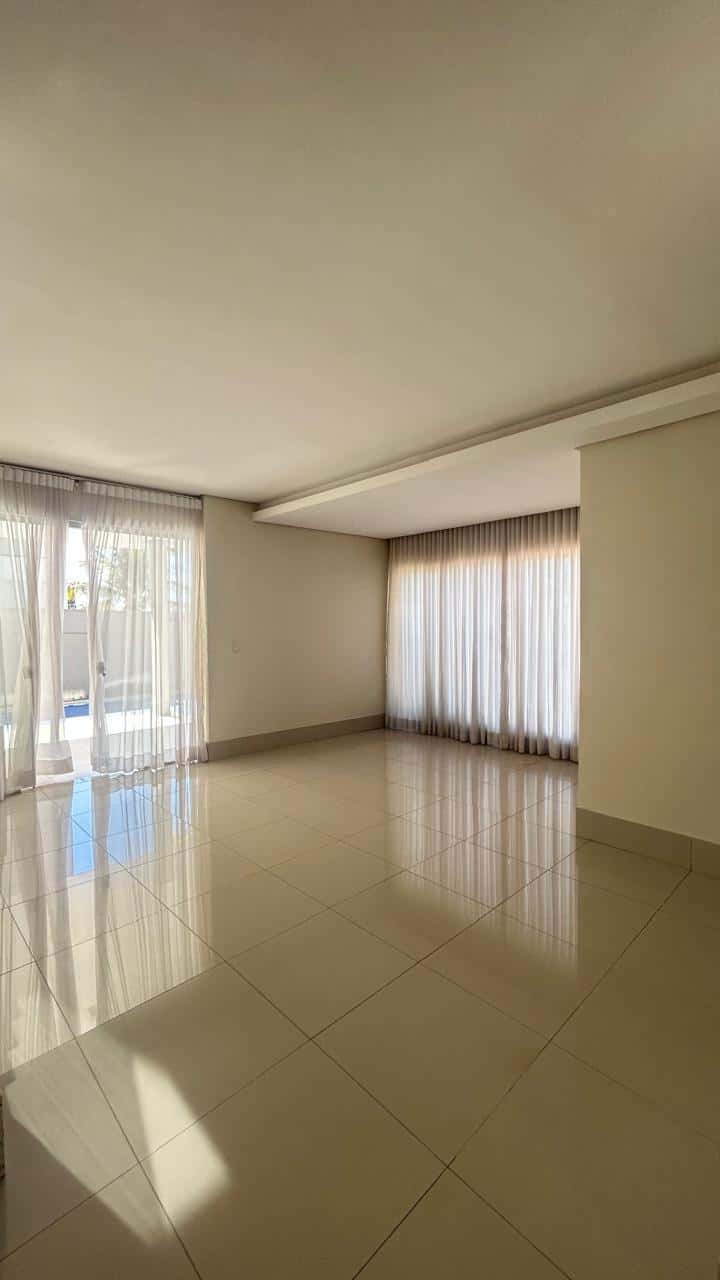 Sobrado com 4 suítes Jd Madri