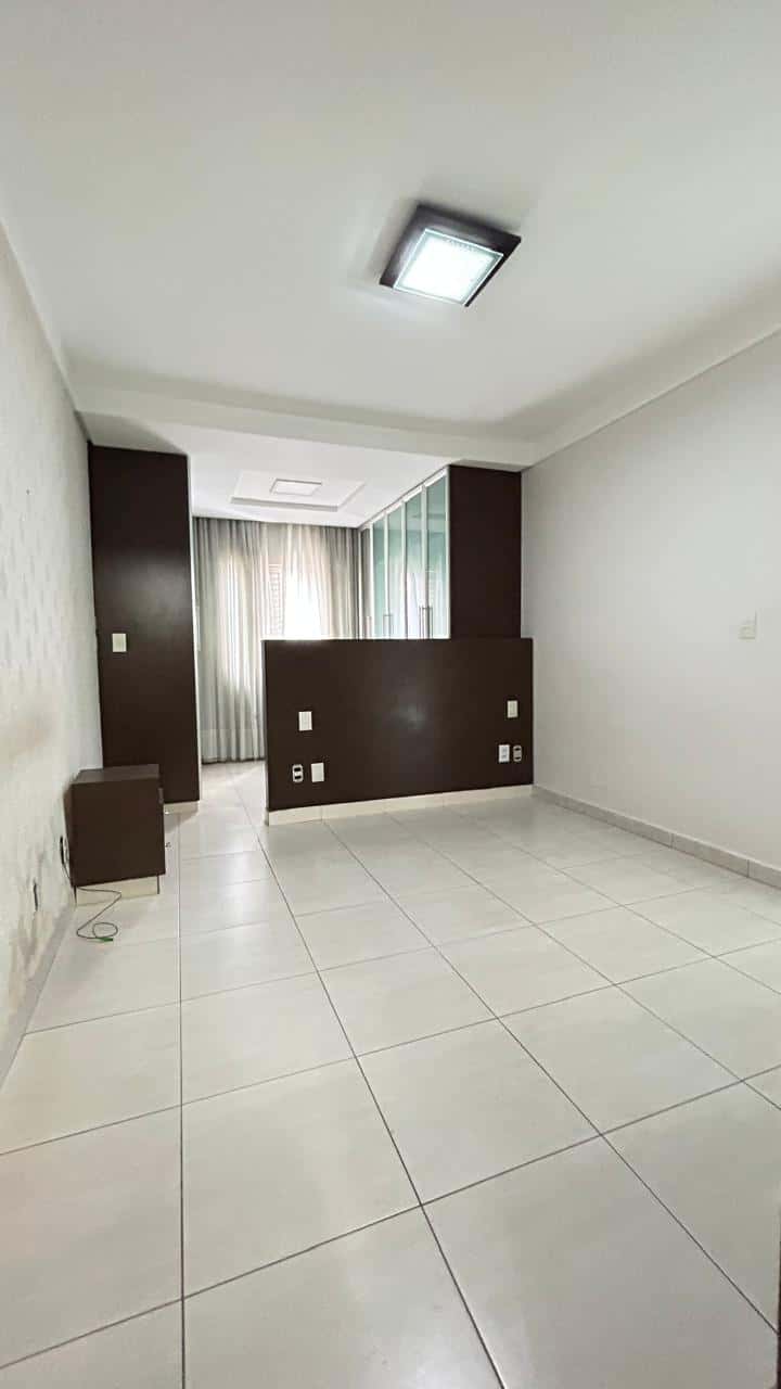 Sobrado com 3 suítes em condomínio fechado no setor Bueno