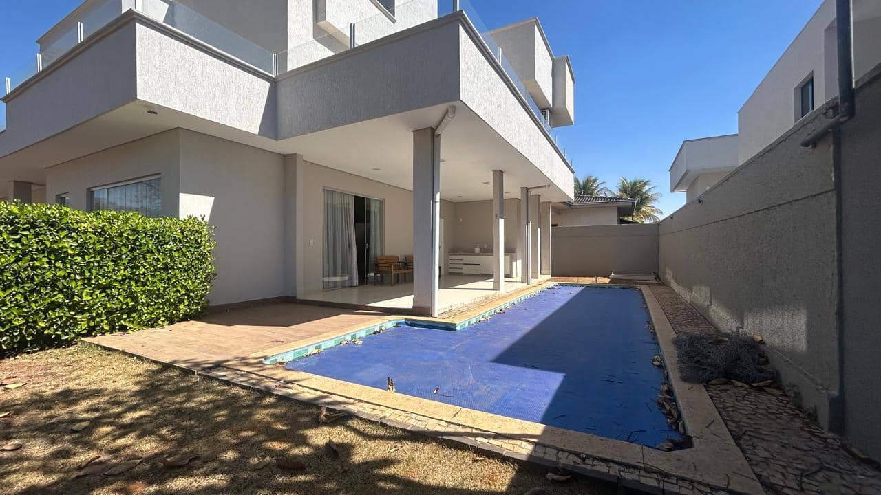 Sobrado com 4 suítes Jd Madri