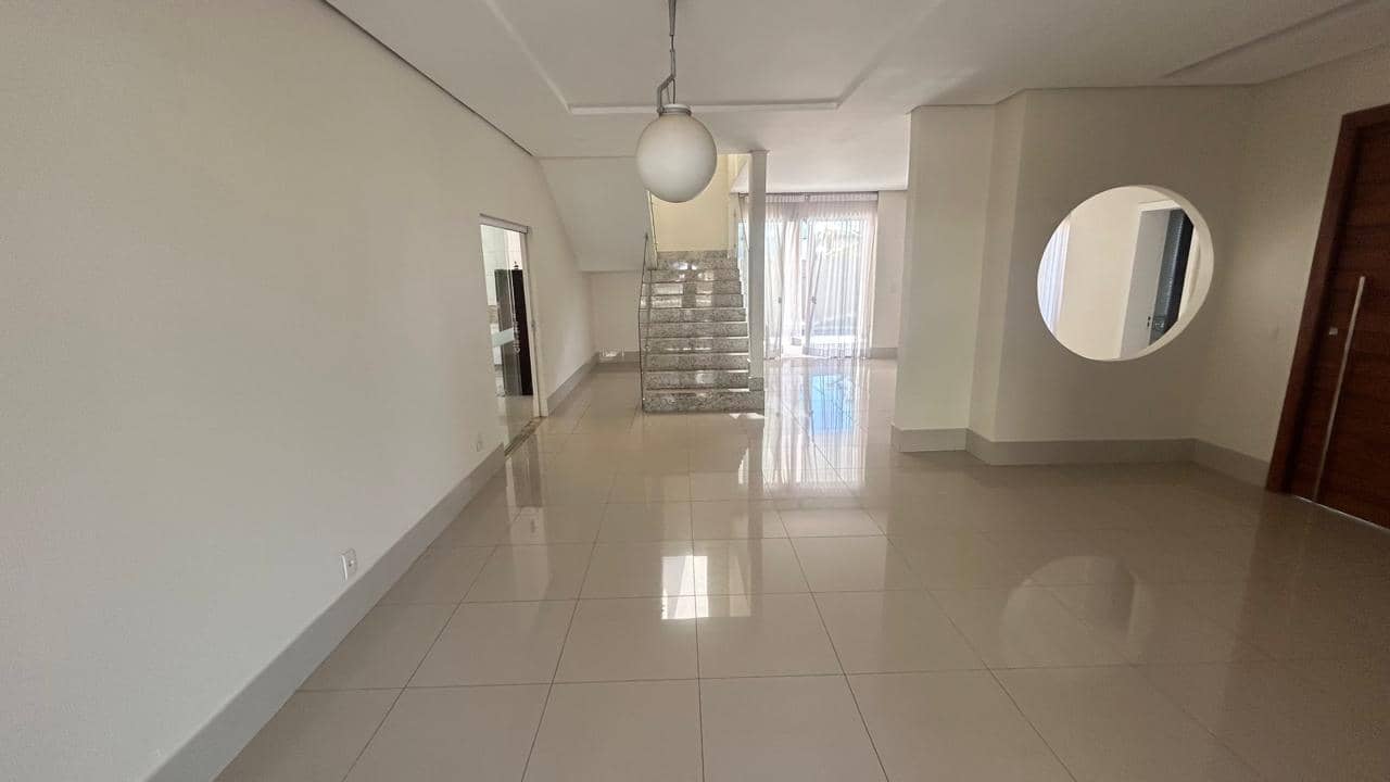 Sobrado com 4 suítes Jd Madri