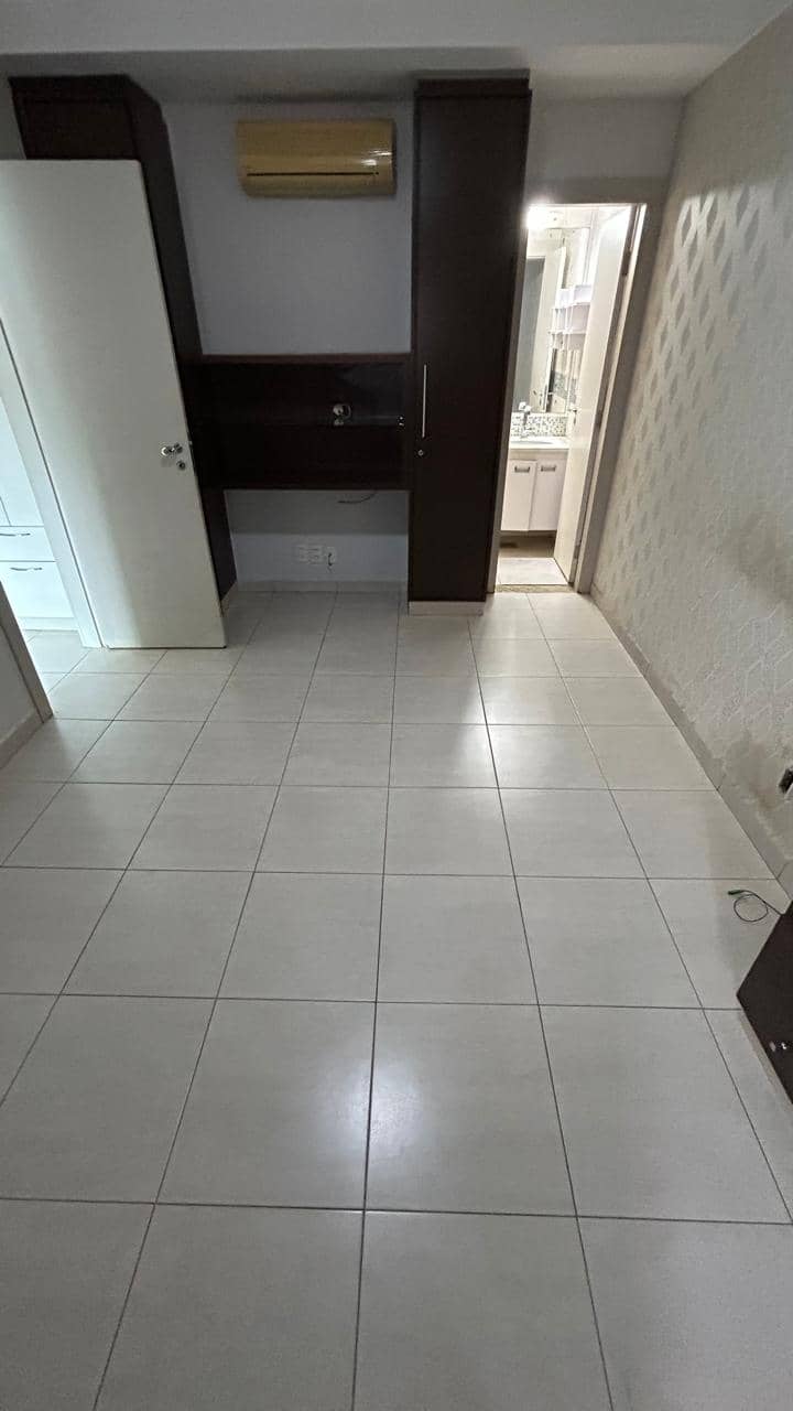 Sobrado com 3 suítes em condomínio fechado no setor Bueno