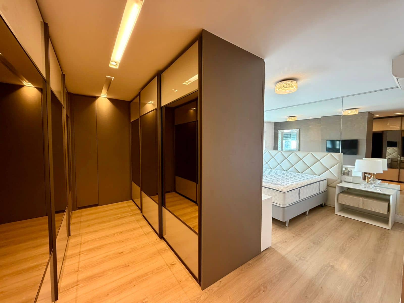 Cobertura com 4 suítes a poucos passos do parque vaca brava