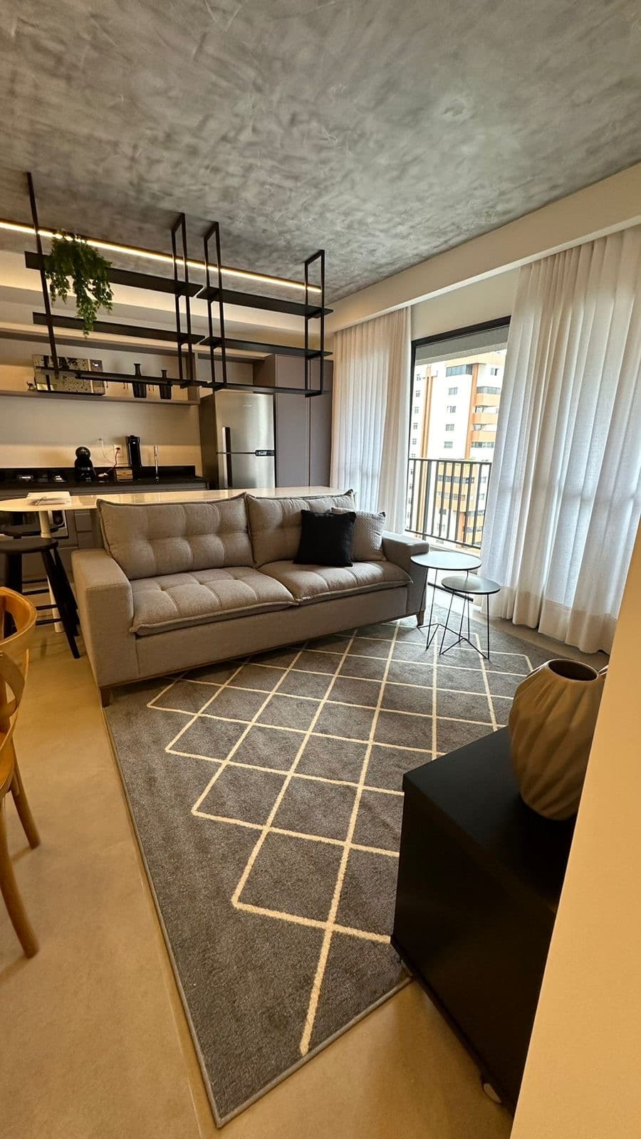 2 suítes no setor oeste mobiliado e decorado com lazer completo