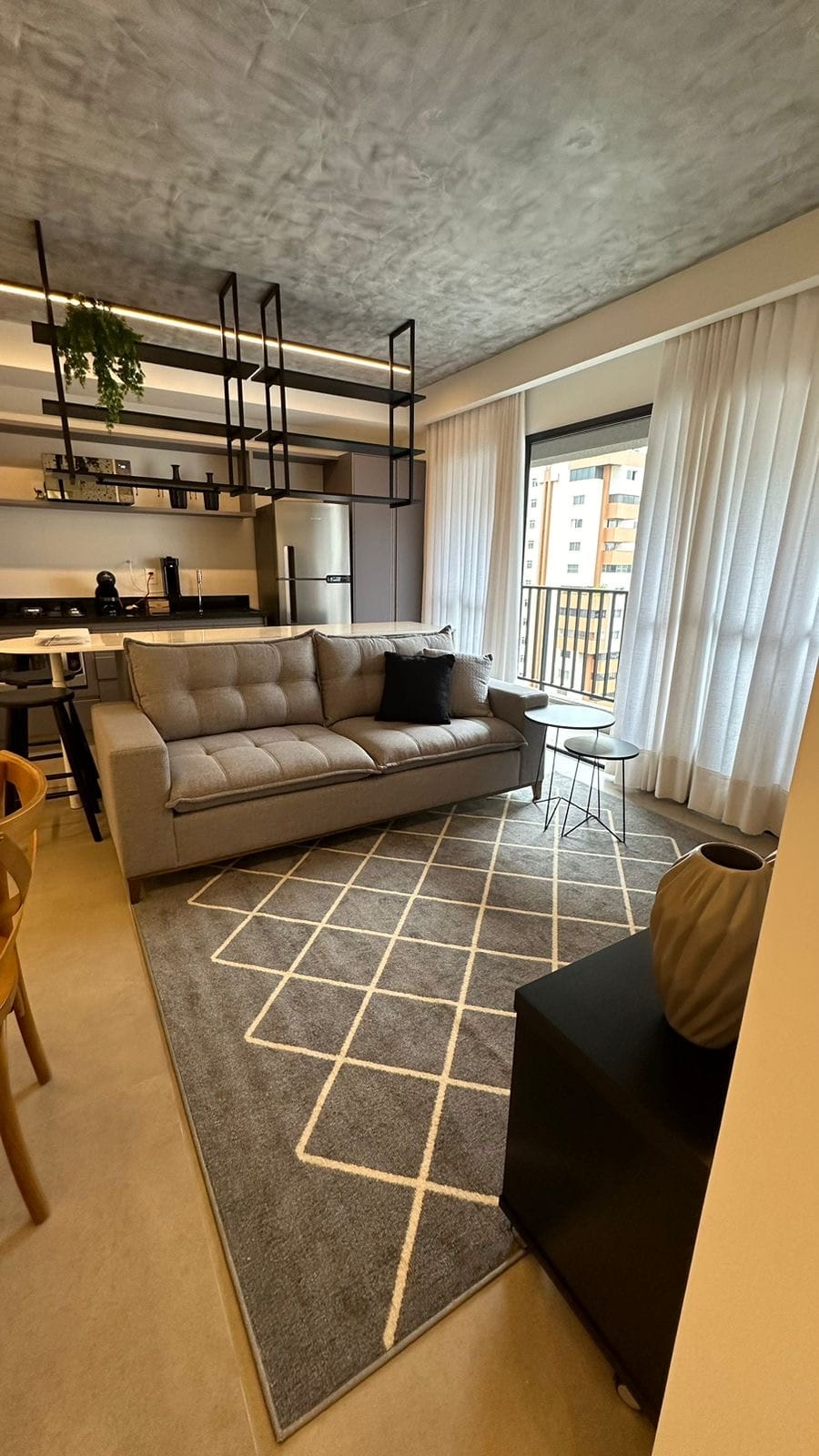 2 suítes no setor oeste mobiliado e decorado com lazer completo