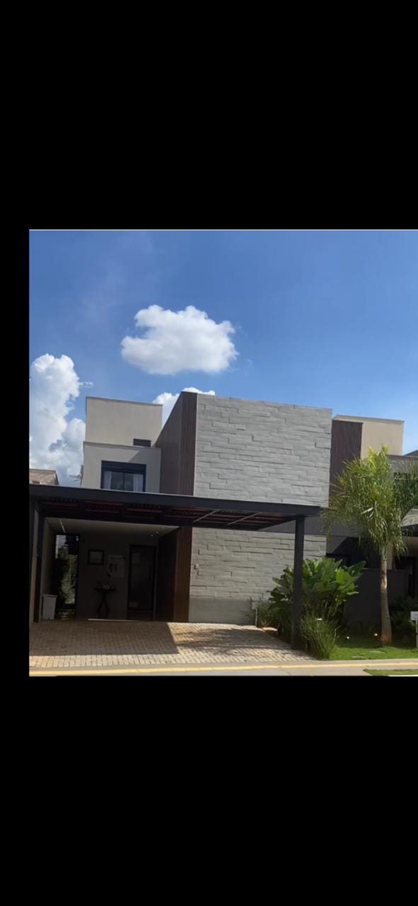 Sobrado no Condomínio Jardins Cannes