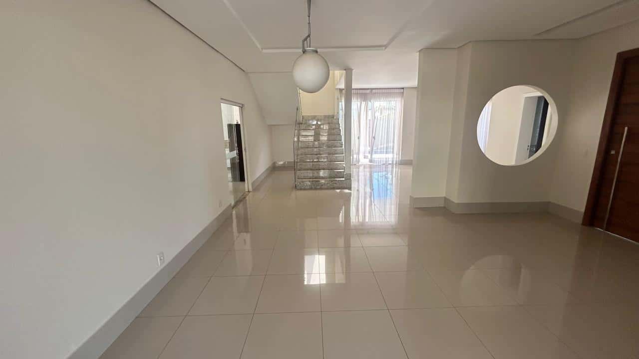 Sobrado com 4 suítes Jd Madri