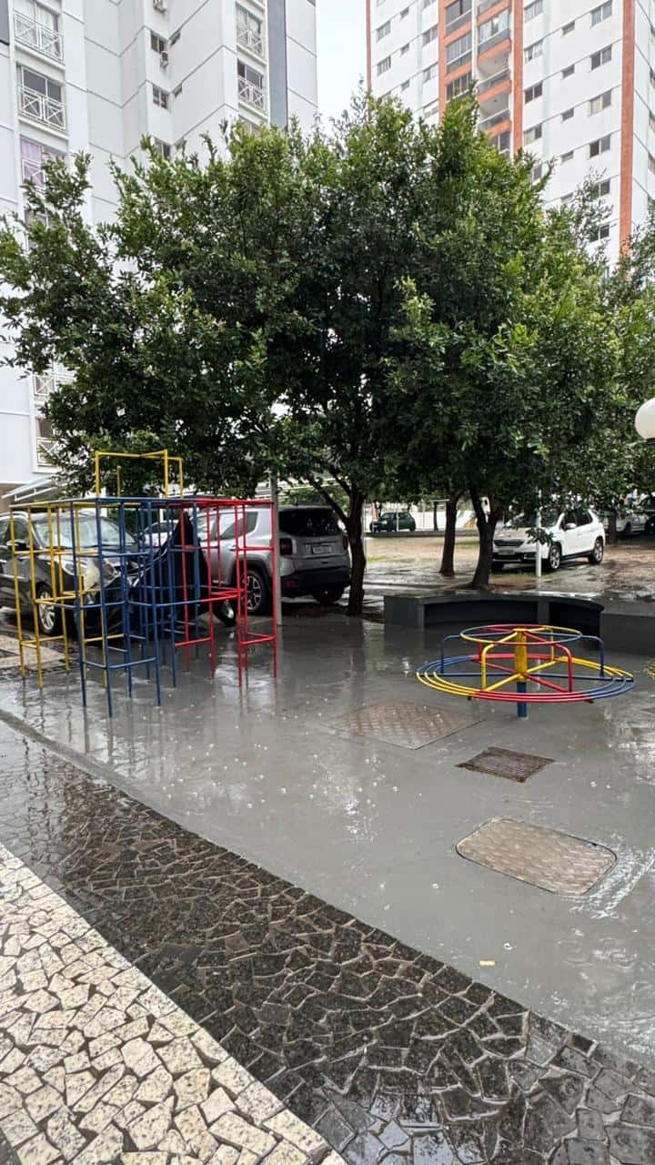 Topázio eldorado 3Q sendo 1 suíte rico em armários