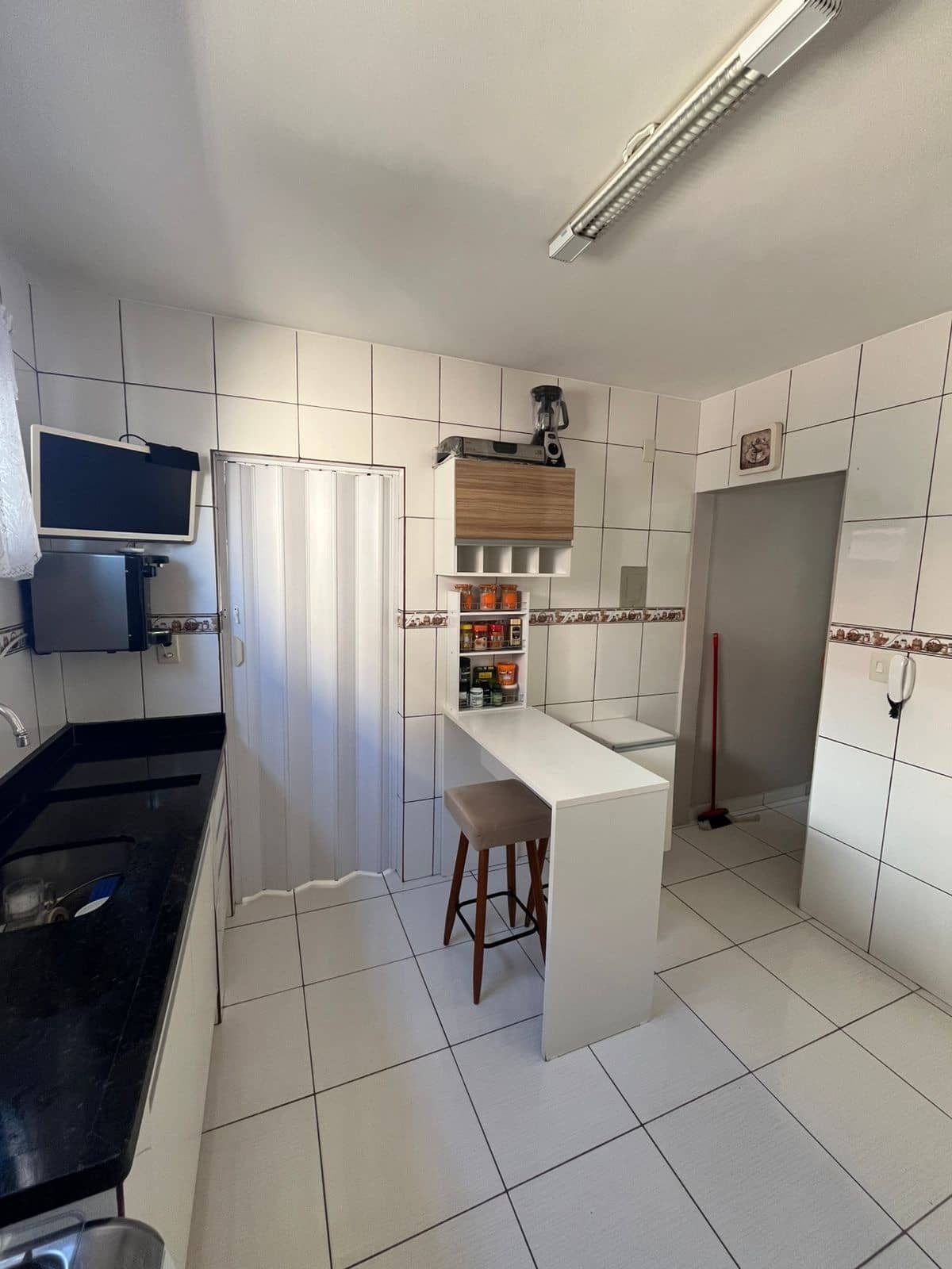 Apto 3Q sendo 1 suíte com armários no sudoeste