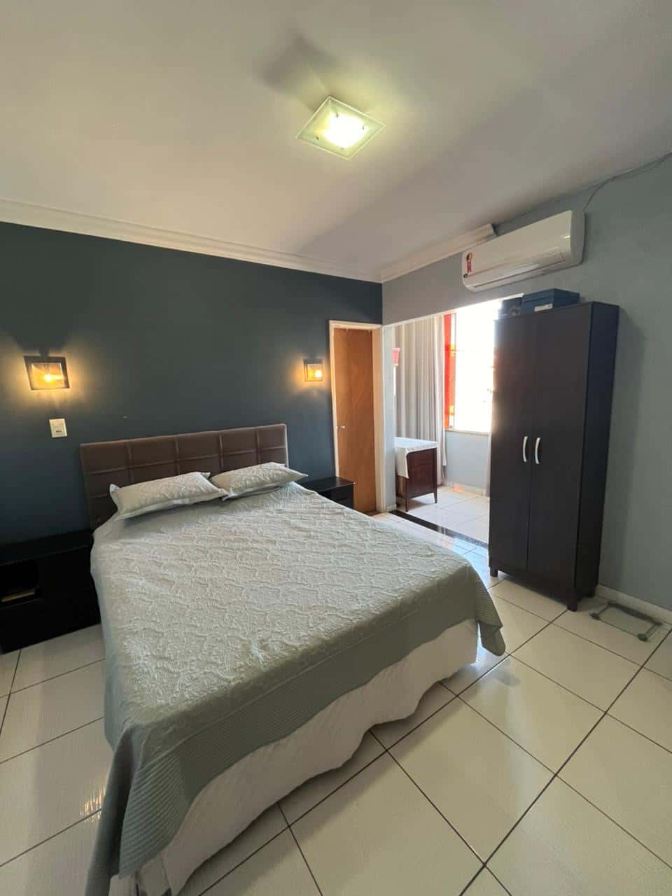 Apto 3Q sendo 1 suíte com armários no sudoeste