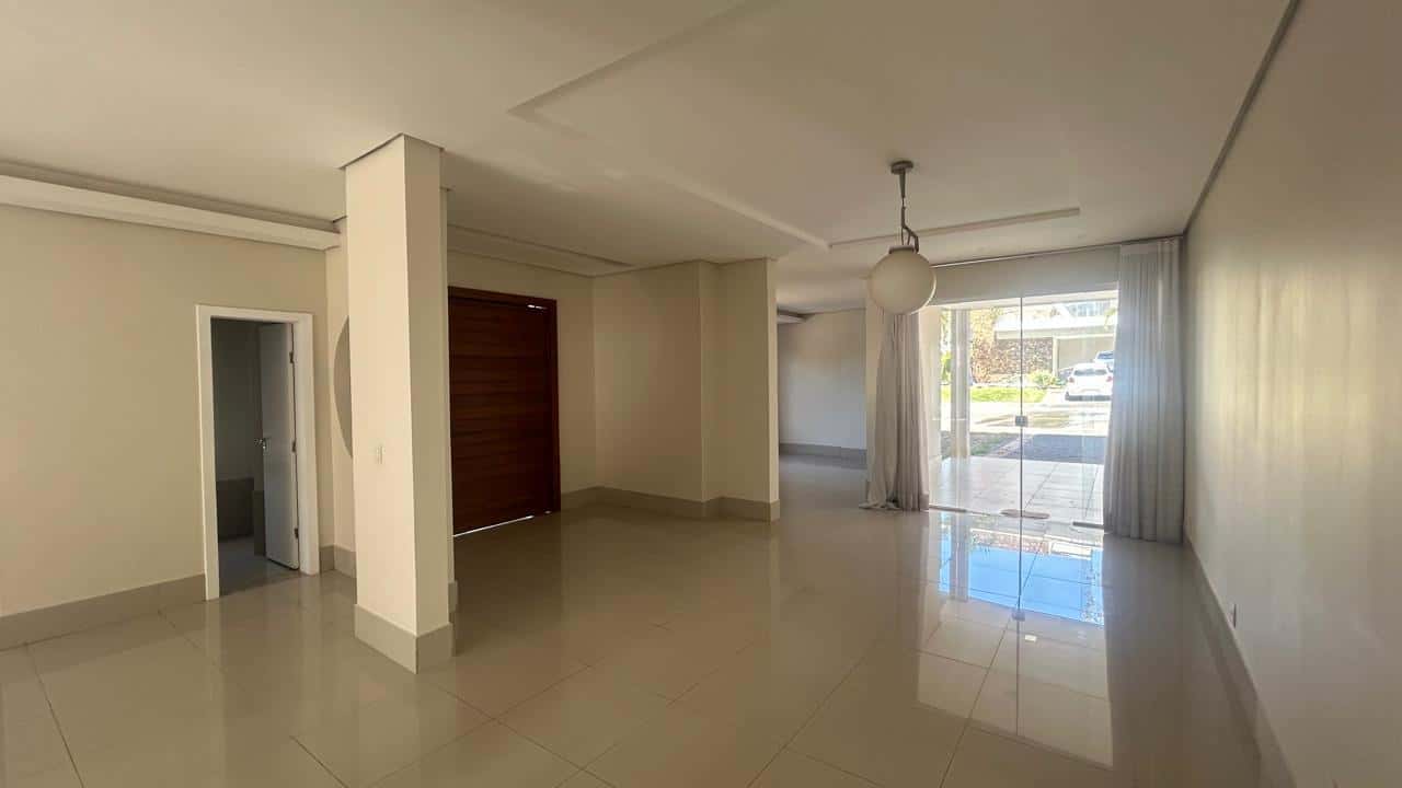 Sobrado com 4 suítes Jd Madri