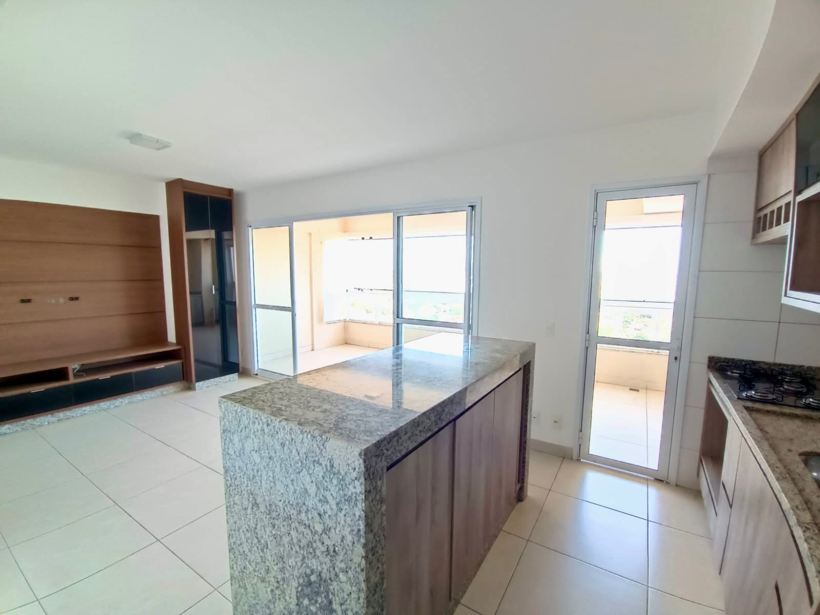 Apartamento com 3 suítes rico em armários próximo ao colégio sesc e Goiânia shopping