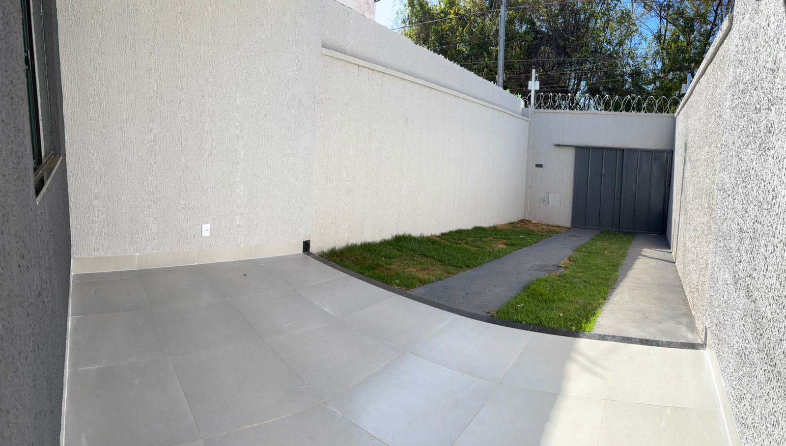 CASA - 2 QUARTOS C/SUITE RESIDENCIAL ITAIPU - GOIANIA