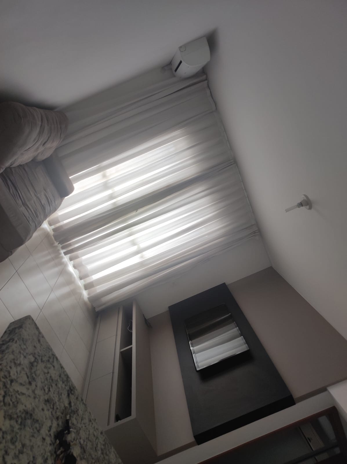 Apartamento no parque Amazônia semi mobiliado 2Q sendo q suíte