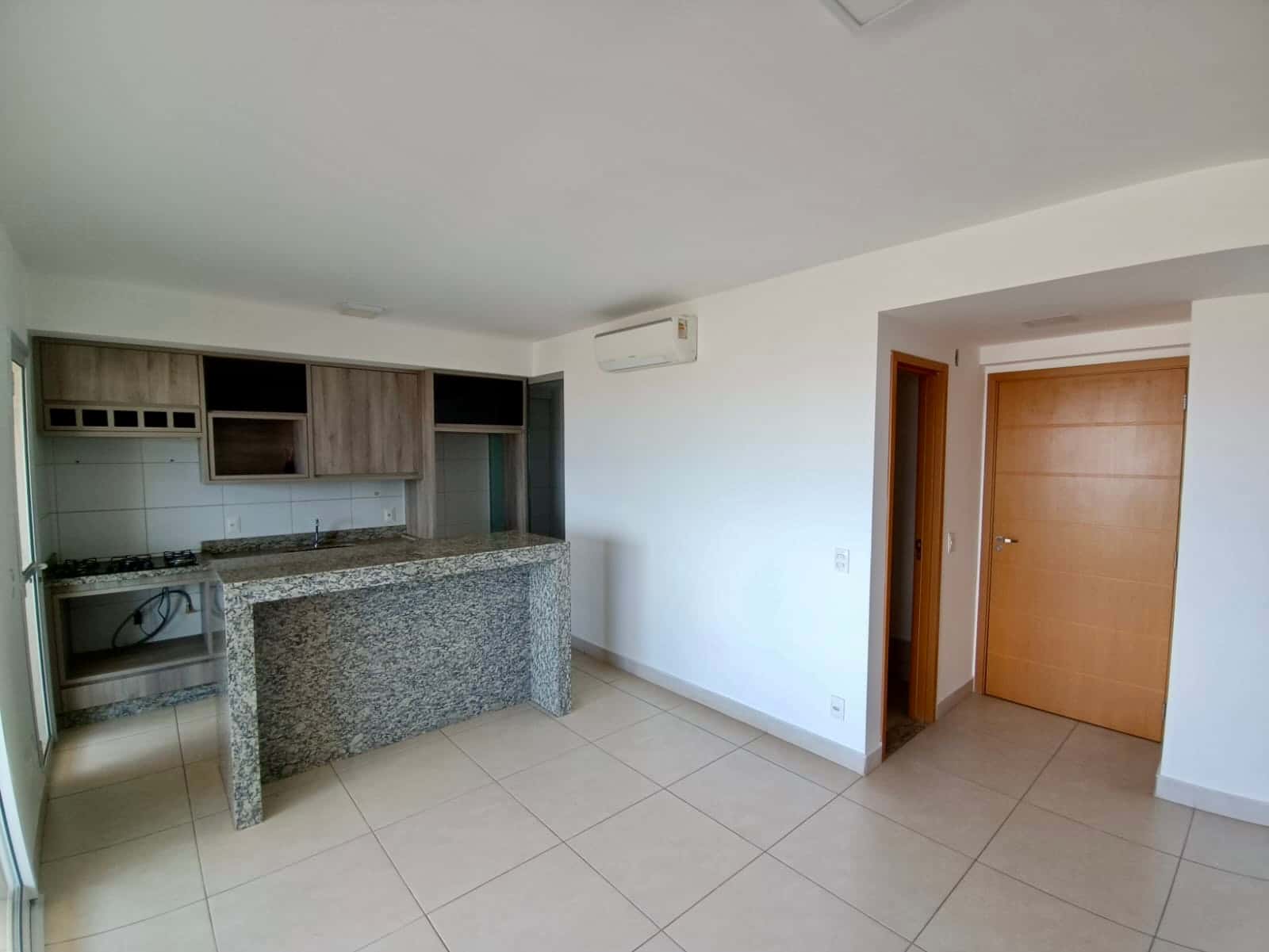 Apartamento com 3 suítes rico em armários próximo ao colégio sesc e Goiânia shopping