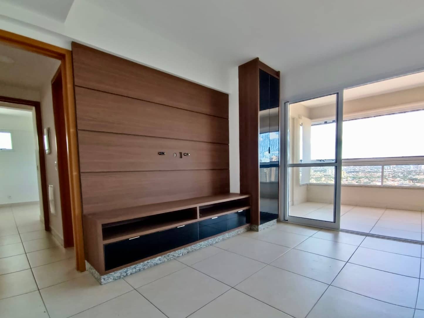 Apartamento com 3 suítes rico em armários próximo ao colégio sesc e Goiânia shopping