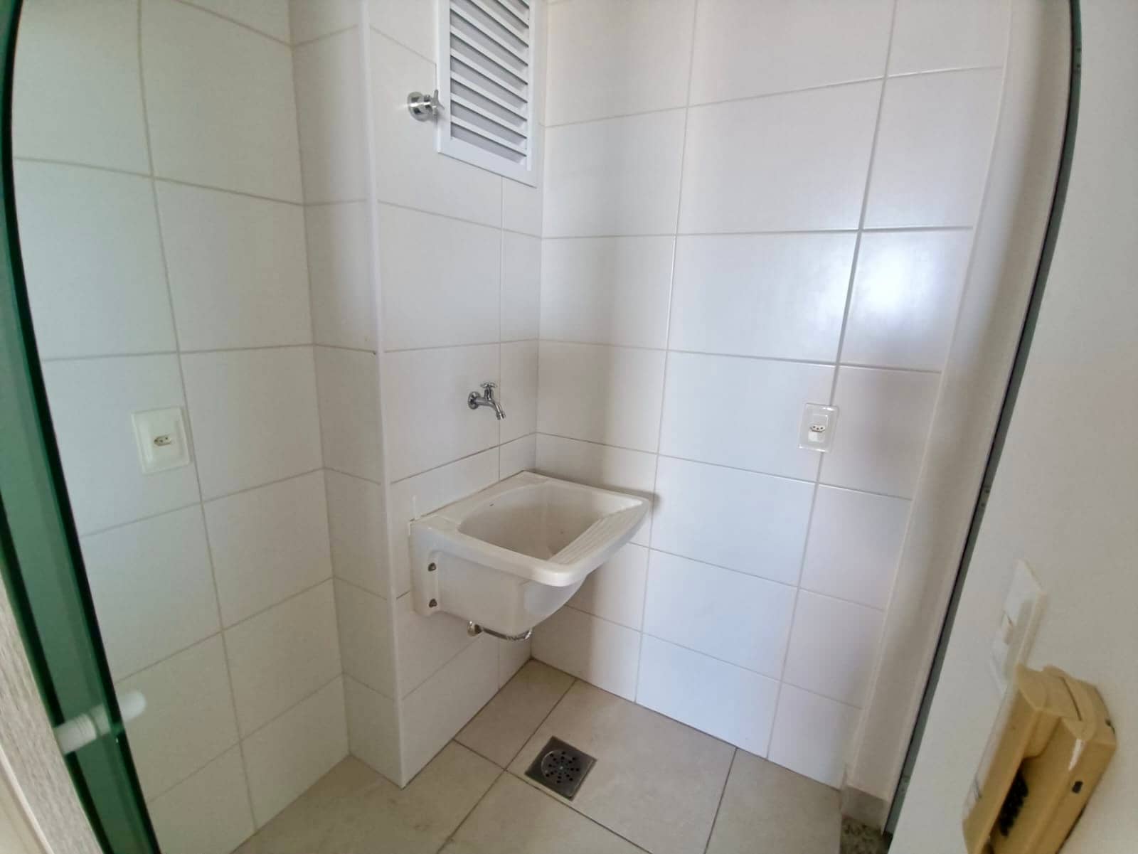 Apartamento com 3 suítes rico em armários próximo ao colégio sesc e Goiânia shopping