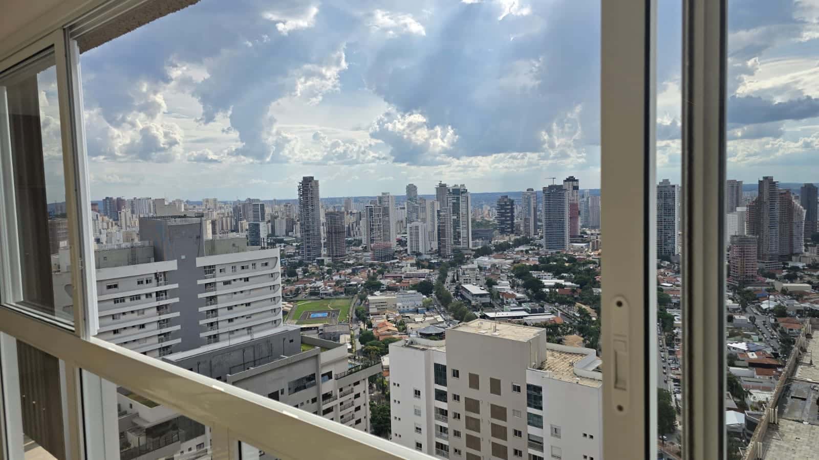 3 suítes montado em armários novo e com vista panorâmica no Marista