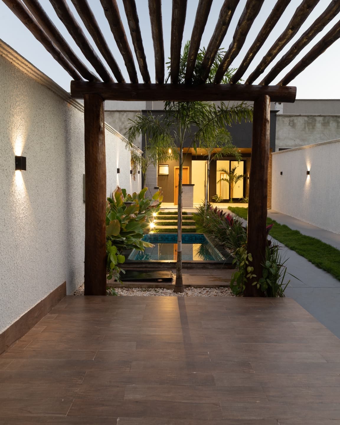 Casa 3Q (1 Suíte plena e 2 suítes americana) | Bairro Independência
