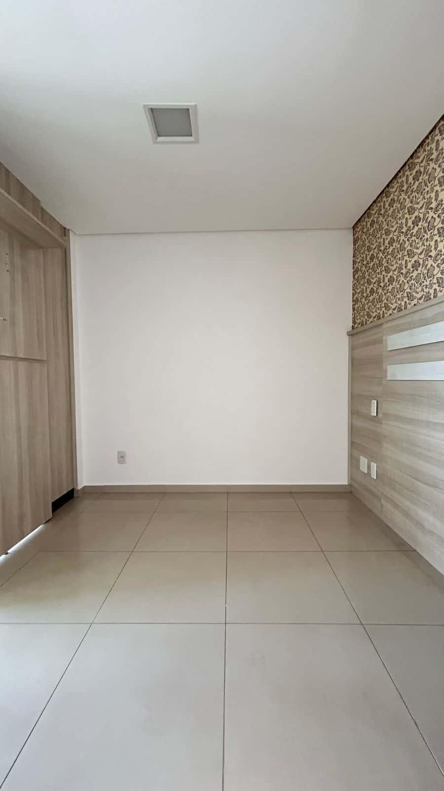 Flat rico em armários | Alto da Glória
