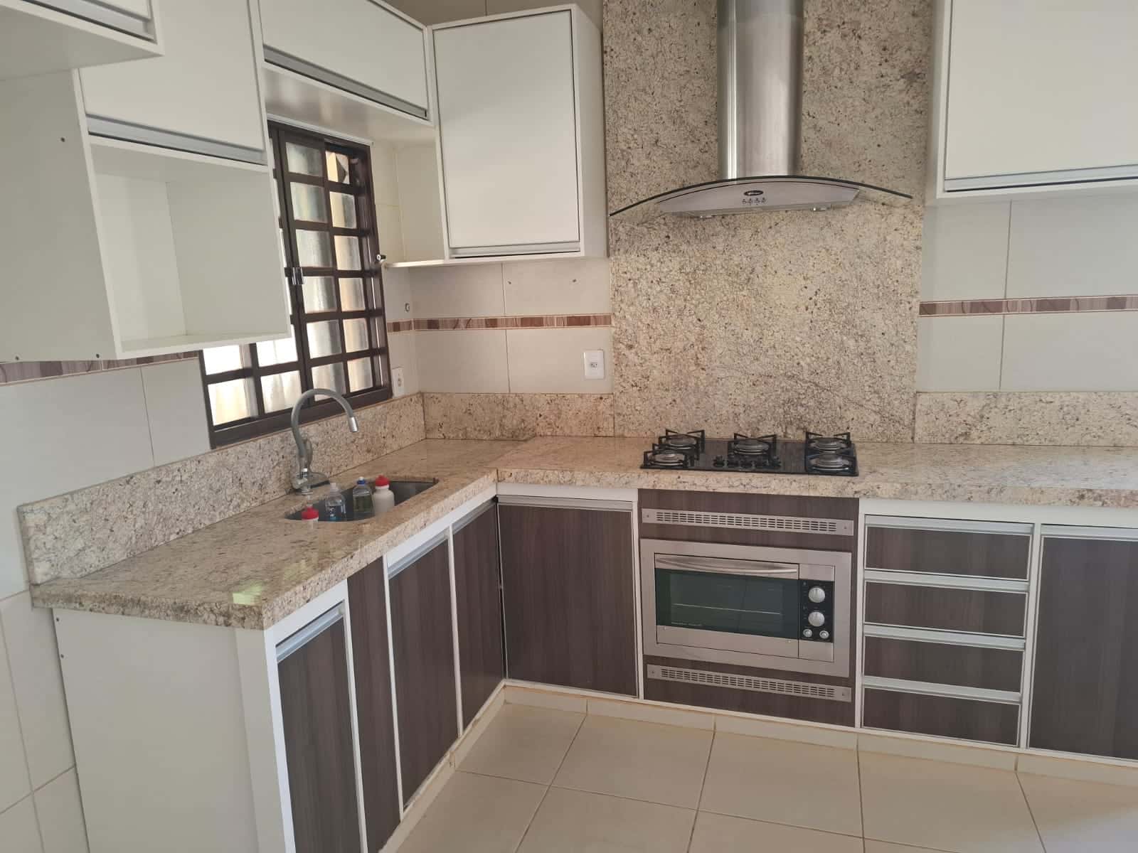 CASA A VENDA - Setor Recreio dos Funcionários Públicos