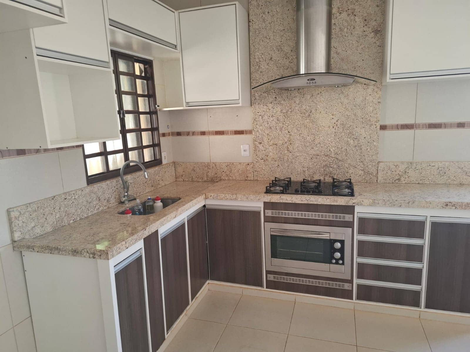 CASA A VENDA - Setor Recreio dos Funcionários Públicos