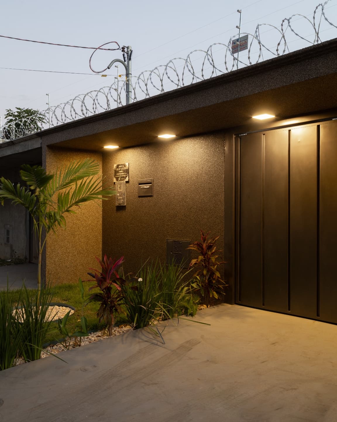 Casa 3Q (1 Suíte plena e 2 suítes americana) | Bairro Independência