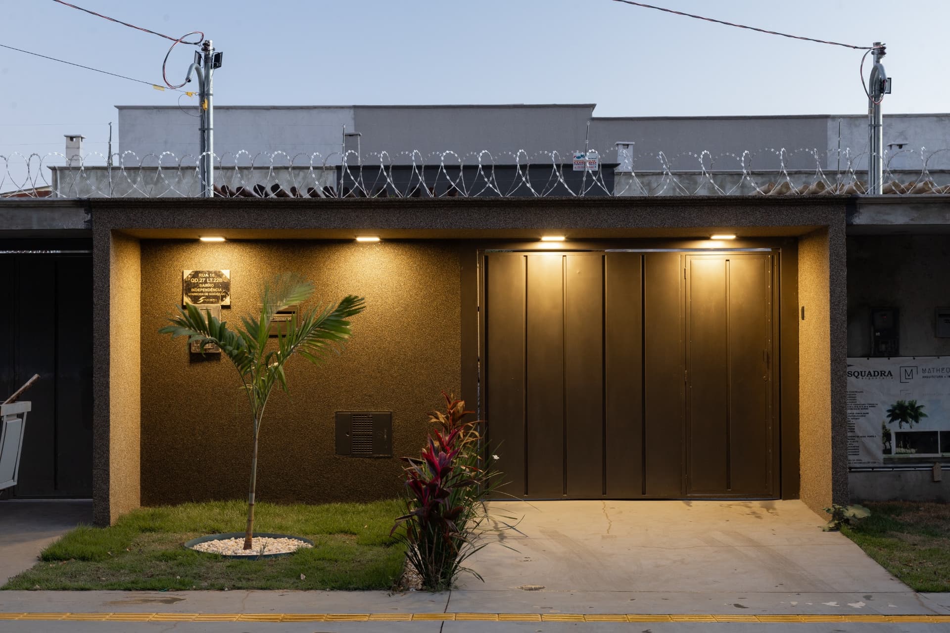 Casa 3Q (1 Suíte plena e 2 suítes americana) | Bairro Independência